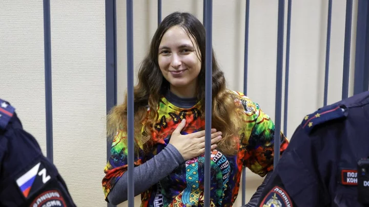 Ukraine war: Russian artist Sasha Skochilenko jailed for anti-war price tags