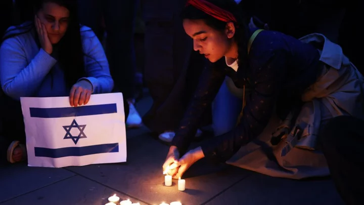 Israel-Gaza attacks: Vigil for victims held at Downing Street