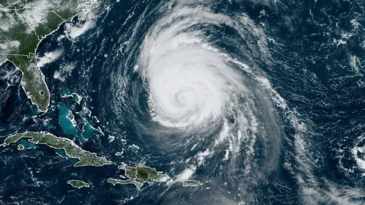 Hurricane Lee continues churn towards east coast of US and Canada