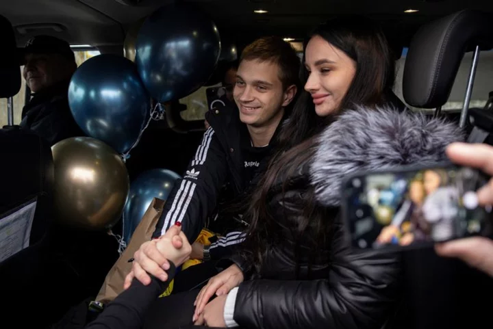 Ukrainian teen returns to Ukraine after being taken to Russia from occupied Mariupol