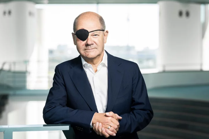 Germany’s Olaf Scholz pictured in pirate-style eye patch after jogging accident