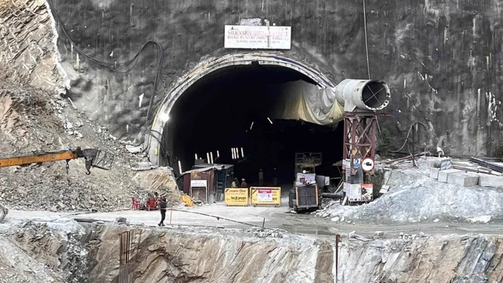 Uttarakhand tunnel collapse: New drill machine brings hope to trapped Indian workers