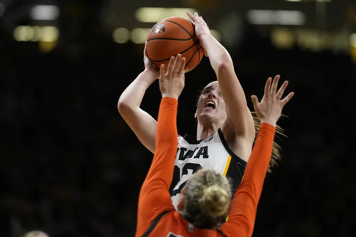 Caitlin Clark has 24 points, 11 assists for No. 4 Iowa in 99-65 win over Bowling Green