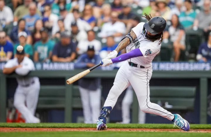 Mariners use early homers, strong start by Luis Castillo to top Nationals 8-4