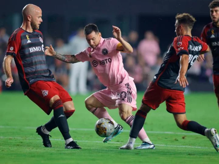 Lionel Messi exits with apparent injury during Inter Miami match against Toronto FC