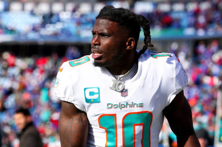 Tyreek Hill carrying Chiefs-Bengals rivalry to Miami with new Dolphins teammate