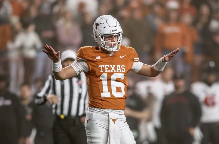 Arch Manning makes Texas debut in blowout win over Texas Tech