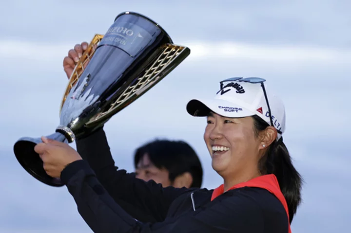 NCAA champ Rose Zhang 1st LPGA Tour winner in pro debut in 72 years, wins Mizuho in playoff