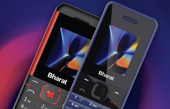 New £10 phone with e-wallet and streaming can bridge India ‘digital divide’, experts say