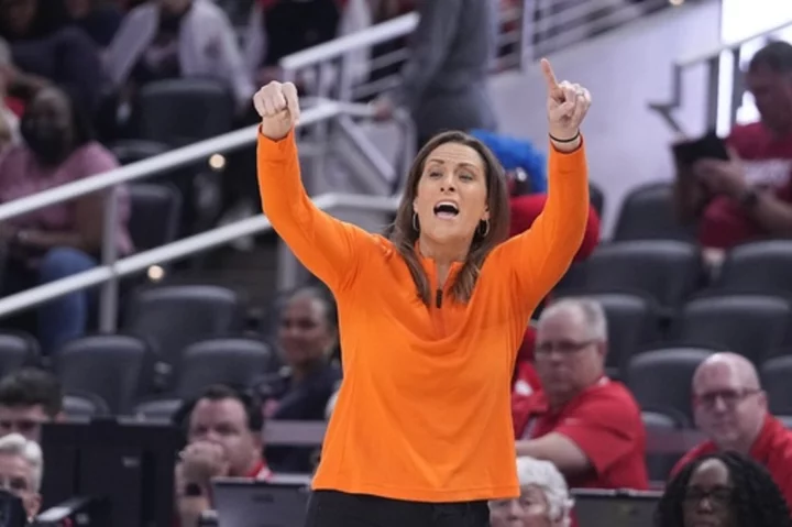 Connecticut Sun coach Stephanie White named WNBA Coach of the Year