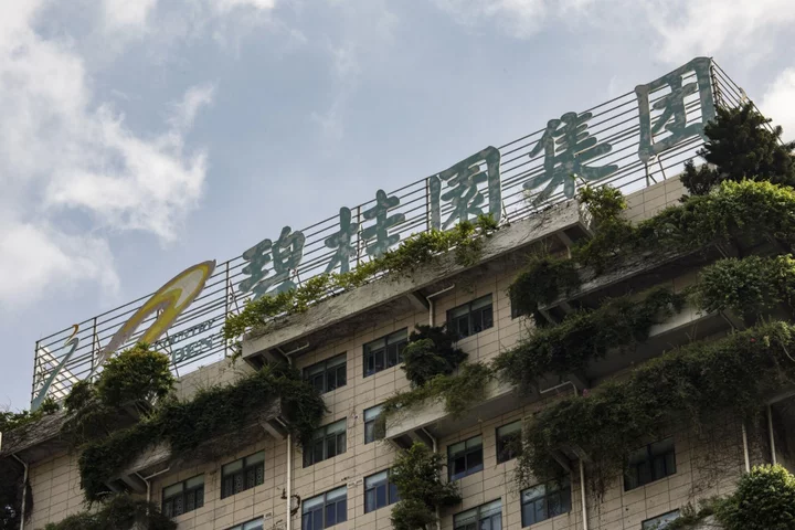 Country Garden Seeks to Add Grace Period for Maturing Yuan Bond
