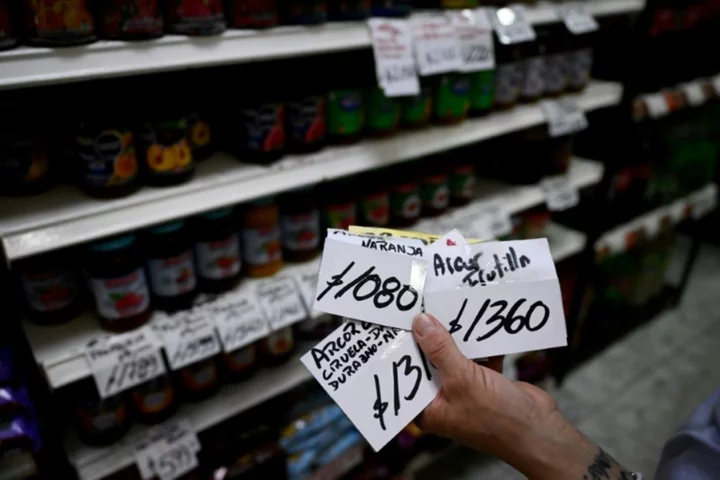 Argentine shopkeepers struggle to keep pace with soaring prices