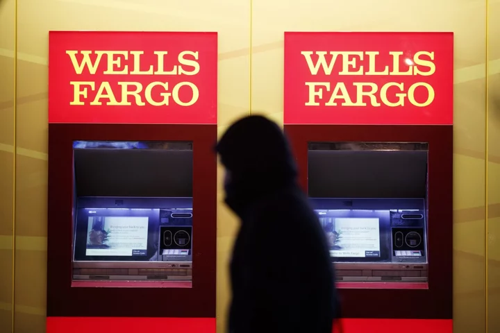 Ex-Wells Fargo Exec Deserves Prison in Accounts Scandal, US Says