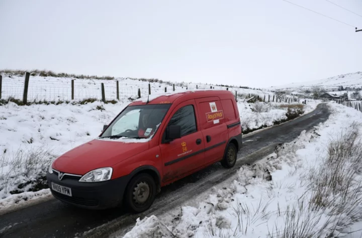 Royal Mail CEO steps down after delivery failures