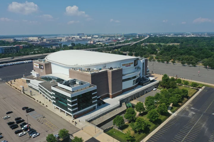 Billionaires Battle Over New Home for the 76ers in Philadelphia