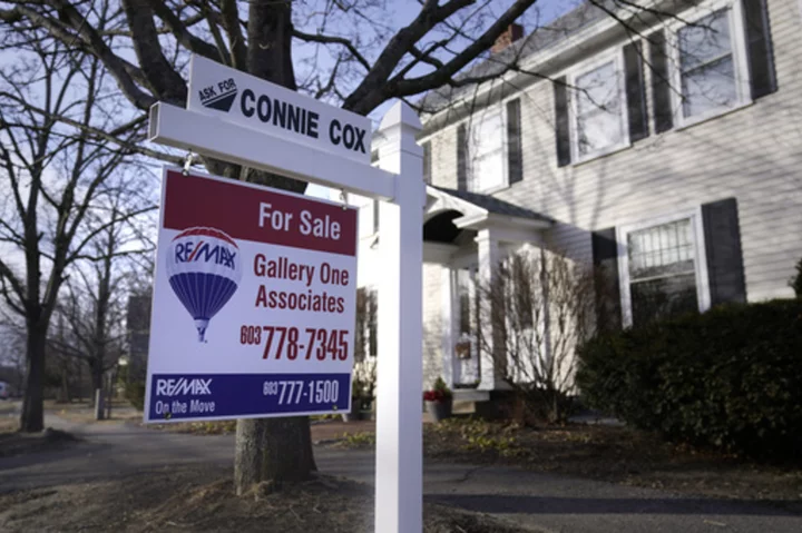 Lower mortgage rates next year unlikely to entice 'rate-locked' homeowners to sell, economists say