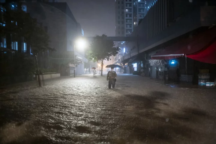 Hong Kong Shuts Down City After Heaviest Rainfall Since 1884