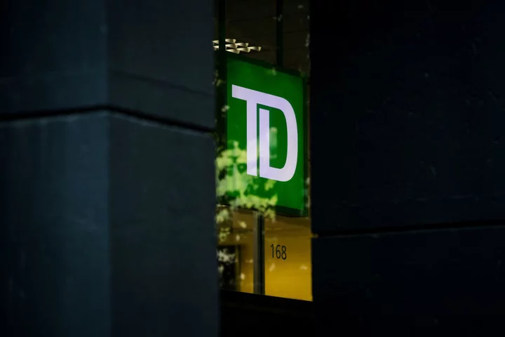 Schwab Says TD Ameritrade Deal Spurring Retail, Advisory Attrition