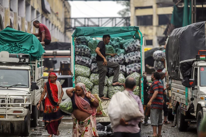 India Sees Inflation Abating Soon After Deploying Its ‘Toolkit’