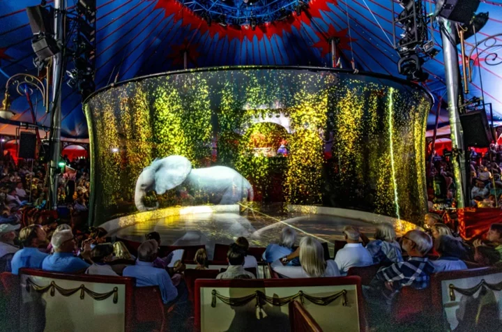 German circus replaces live animals with holograms