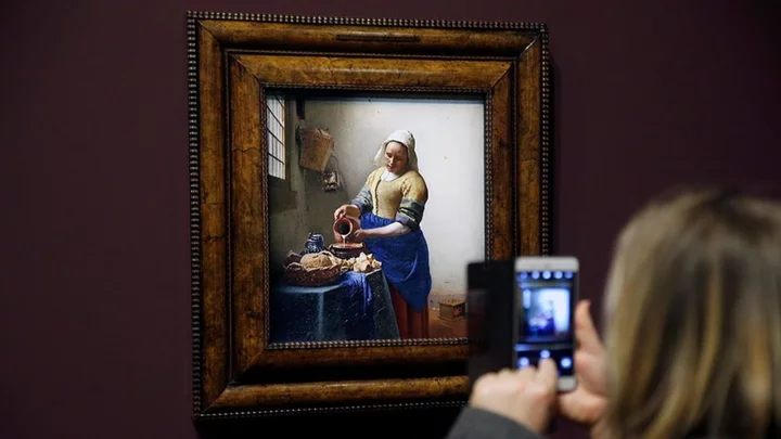 People think they’ve spotted ‘hidden iPhone’ in 350-year-old painting