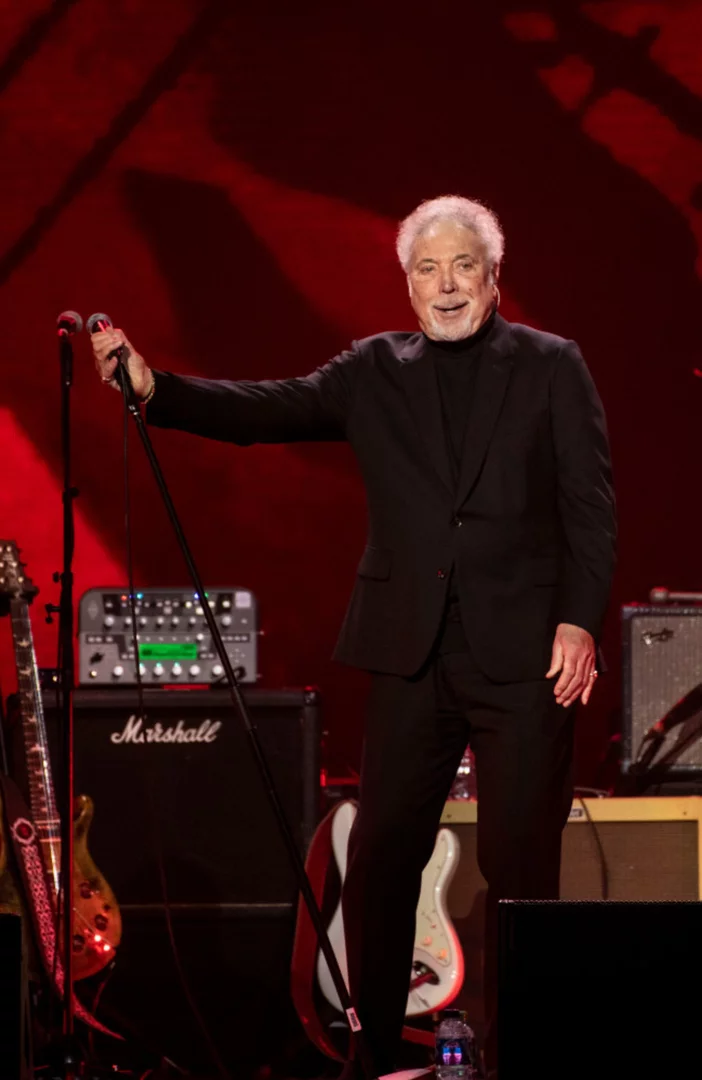 ‘We will keep singing it!’ Sir Tom Jones lives up to promise to keep belting out revenge murder ballad ‘Delilah’