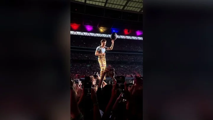 Harry Styles sweetly reveals gender of pregnant fan's baby during Wembley gig