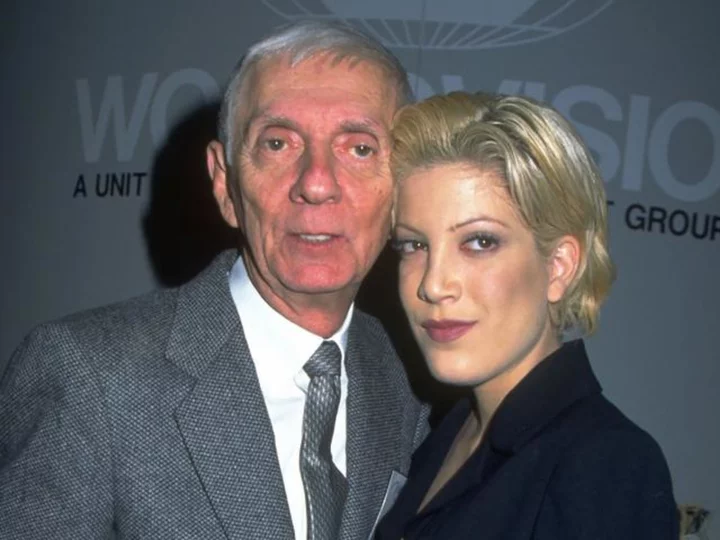 Tori Spelling's dad was responsible for her '90210' virginity plotline