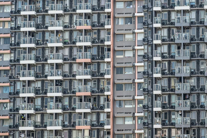Hong Kong Existing-Home Prices Drop to Six-Year Low