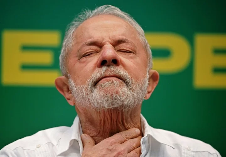 Lula to get hip surgery, admits pain makes him cranky