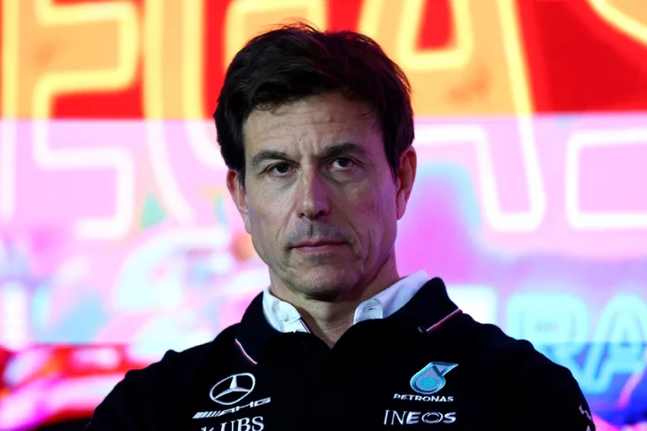 Toto Wolff launches furious defence of F1 after absurd start to Las Vegas GP