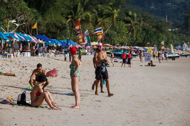 Thailand Mulls Easing Visa Rules to Lure Chinese, Indian Tourists