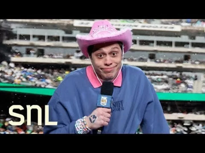 'SNL' spoofs NFL's Taylor Swift obsession