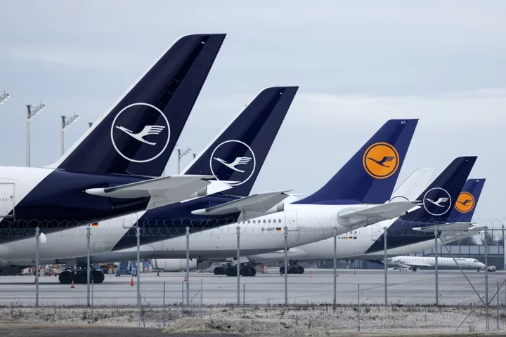 Lufthansa Relies on Older Aircraft as Engine Woes Ground A320neo