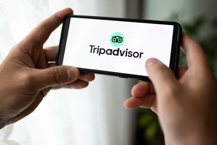 How to use Tripadvisor’s AI-powered assistant to create a travel itinerary