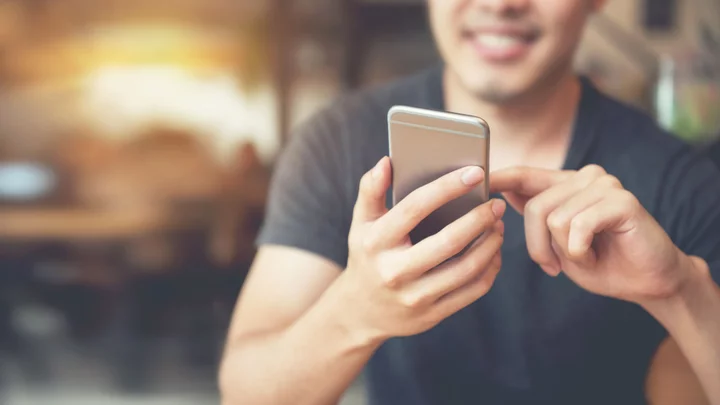 People are Upgrading Their Smartphones Less Often, Research Shows