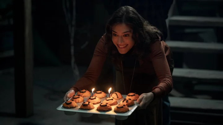 Lizzy Caplan will scare the crap out of you in 'Cobweb' trailer