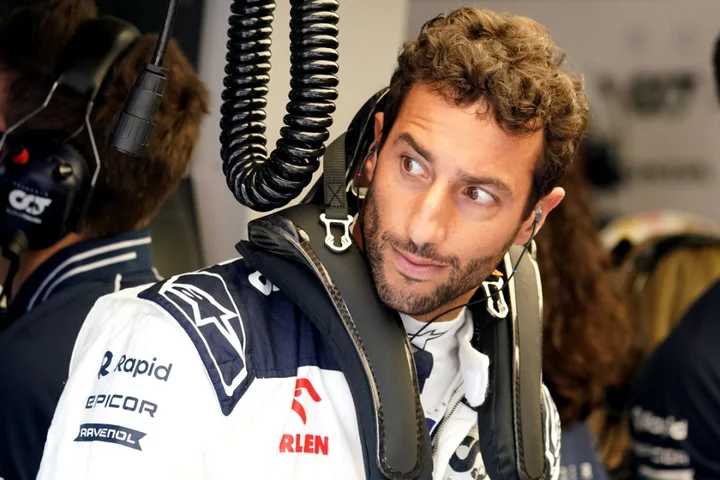 Daniel Ricciardo ruled out of Dutch Grand Prix after breaking wrist in practice
