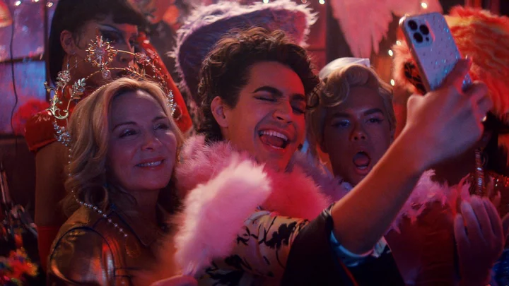 Netflix's 'Glamorous' trailer throws you into the makeup biz with Miss Benny and Kim Cattrall