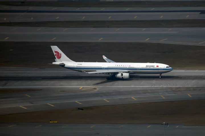 Air China Swamps Australian Flight School in Urgent Pilot Hunt