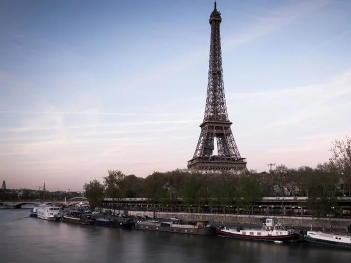 Two intoxicated US tourists 'trapped' overnight up the Eiffel Tower
