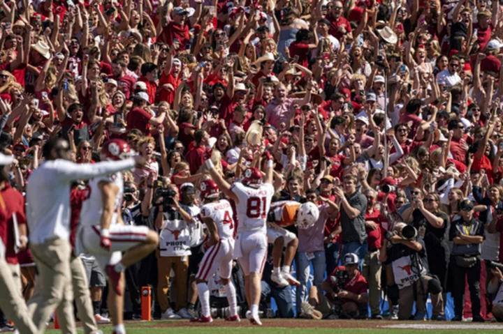 AP Top 25: Oklahoma jumps to No. 5, Miami slides after epic gaffe and hoops schools make history