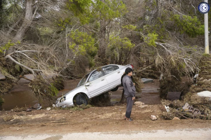 Rescue teams retrieve hundreds of bodies in Derna, one of the Libyan cities devastated by floods