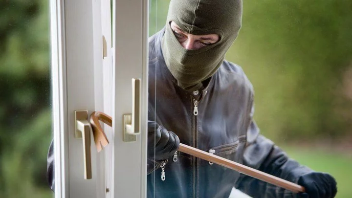 Irish police report fall in number of home burglaries