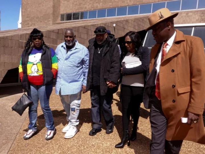 9 deputies indicted in the death of Gershun Freeman after he was beaten in Memphis jail