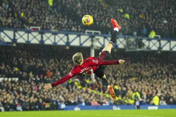 Garnacho's sensational overhead kick stuns protesting Everton fans and helps Man United earn 3-0 win