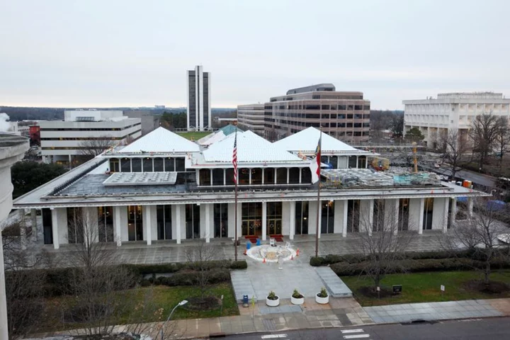 N. Carolina Republicans enact voting changes ahead of 2024, prompting Democrats to sue