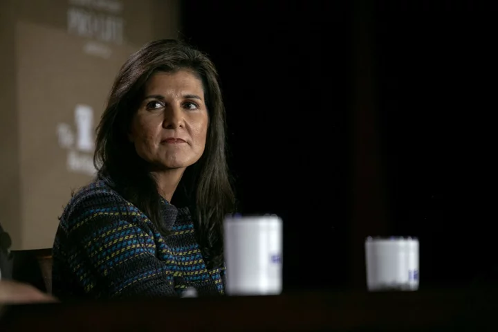 Koch-Tied Group Backs Nikki Haley to Beat Trump 