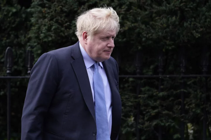 UK government faces deadline to hand Boris Johnson's messages to coronavirus inquiry