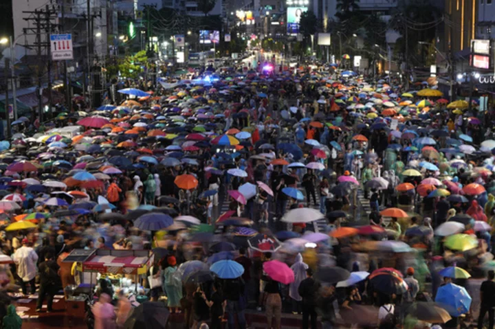 Protesters in the Thai capital calls on senators to approve vote winners' choice for prime minister